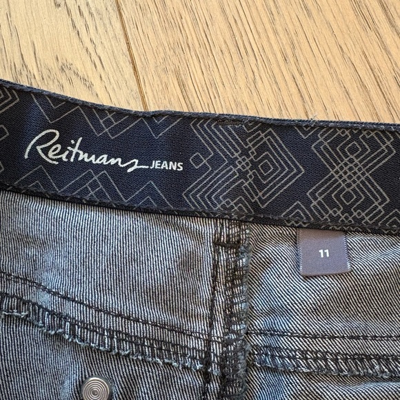 Reitmans NWOT Deep Indigo Capri Jeans - Picture 4 of 5